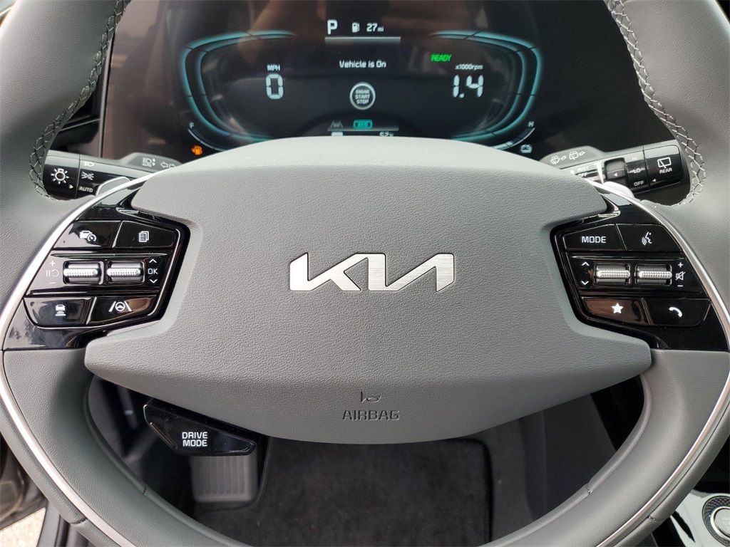 2024 Kia Niro EX 10