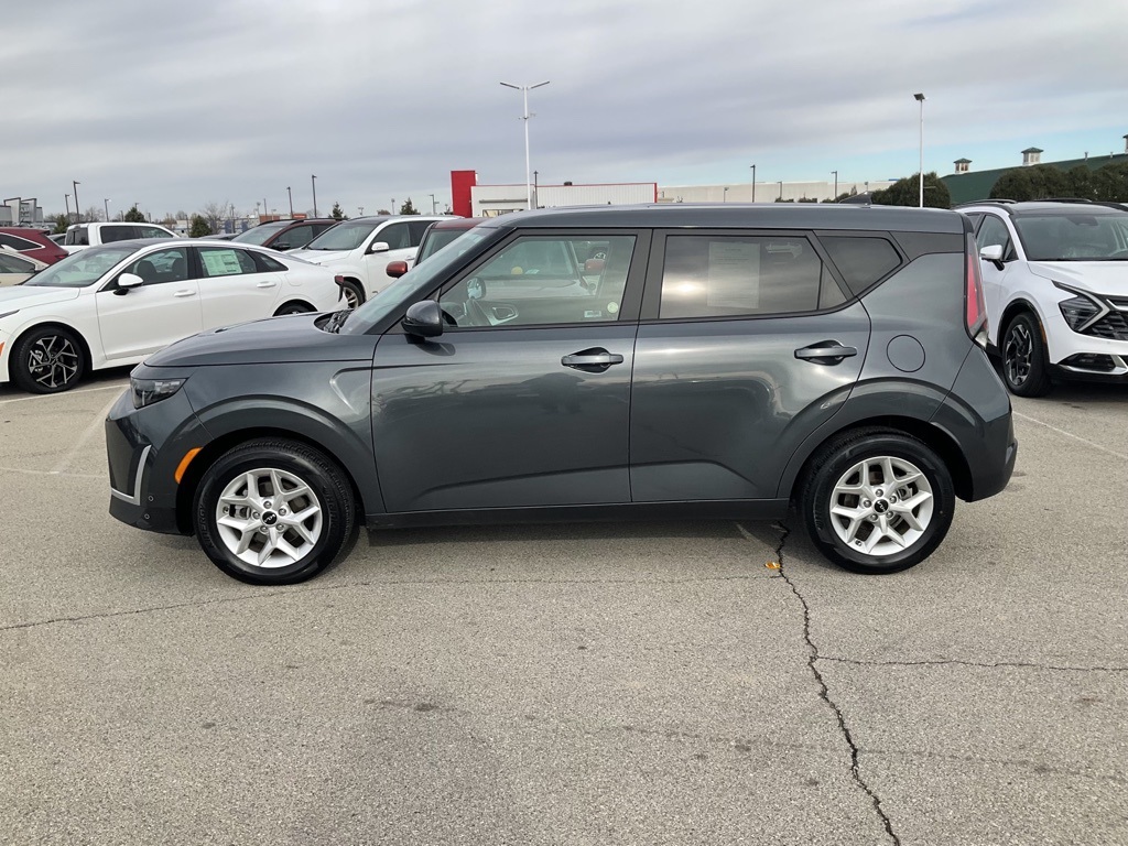 2023 Kia Soul LX 4