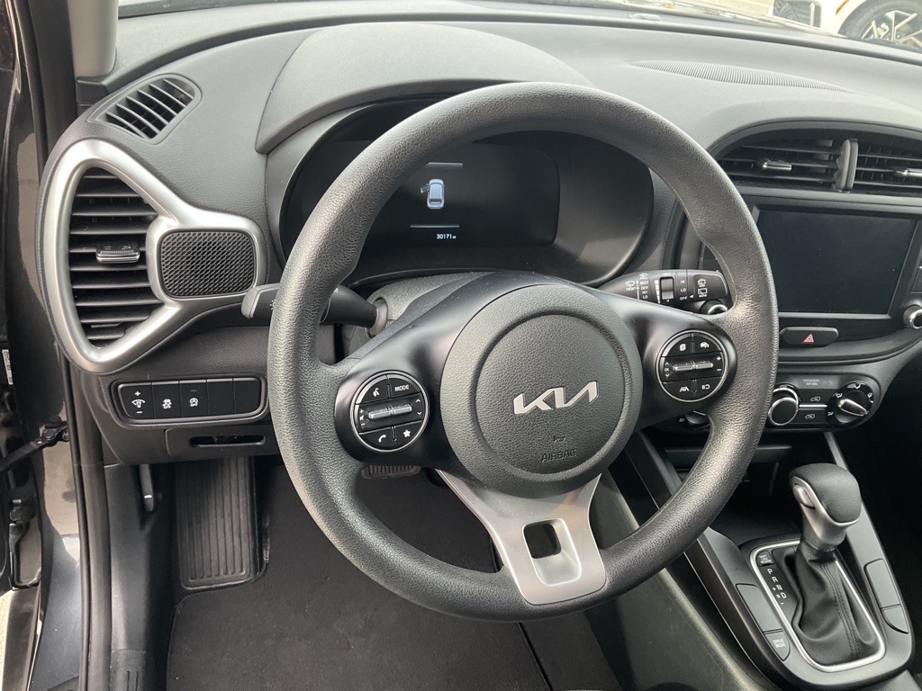 2023 Kia Soul LX 13