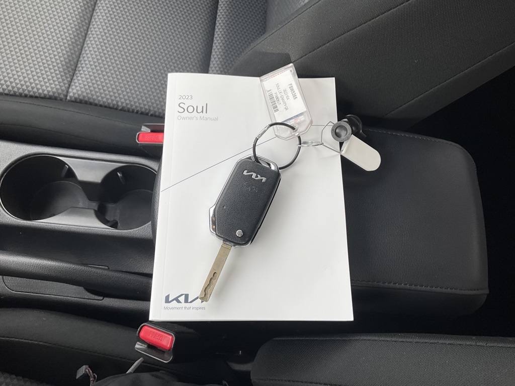 2023 Kia Soul LX 23