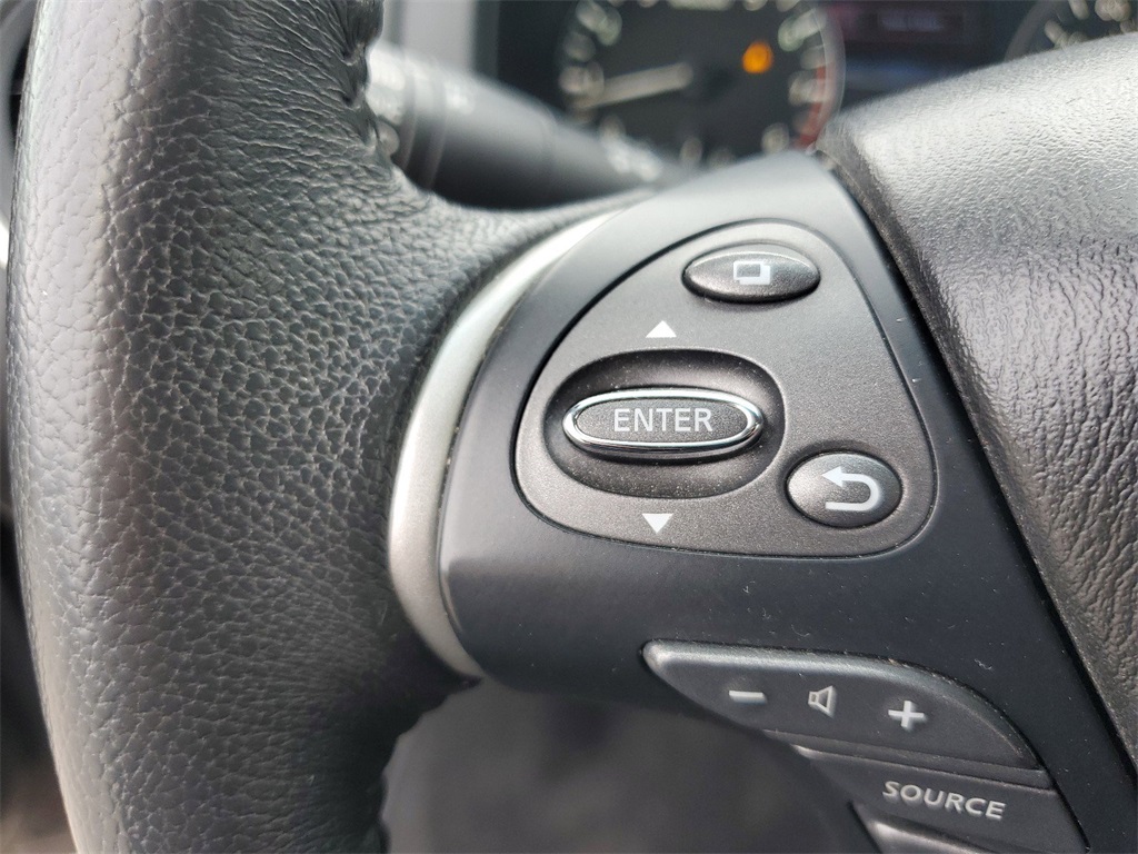 2016 Nissan Pathfinder SV 24