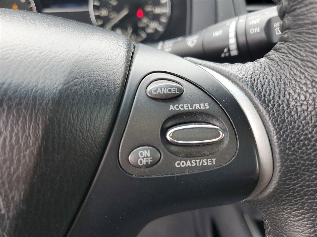 2016 Nissan Pathfinder SV 25
