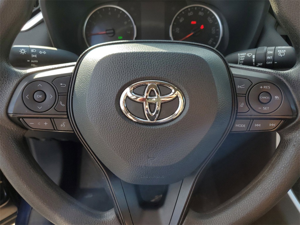 2022 Toyota RAV4 XLE 10
