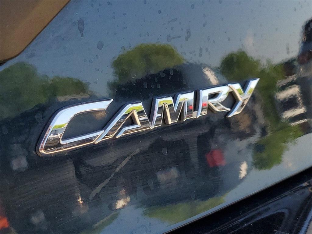 2016 Toyota Camry XSE V6 34