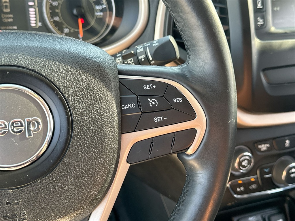 2016 Jeep Cherokee Sport 22