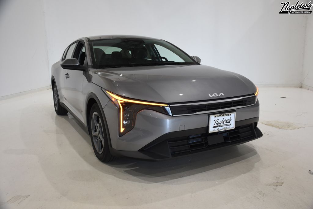 2025 Kia K4 LXS 1