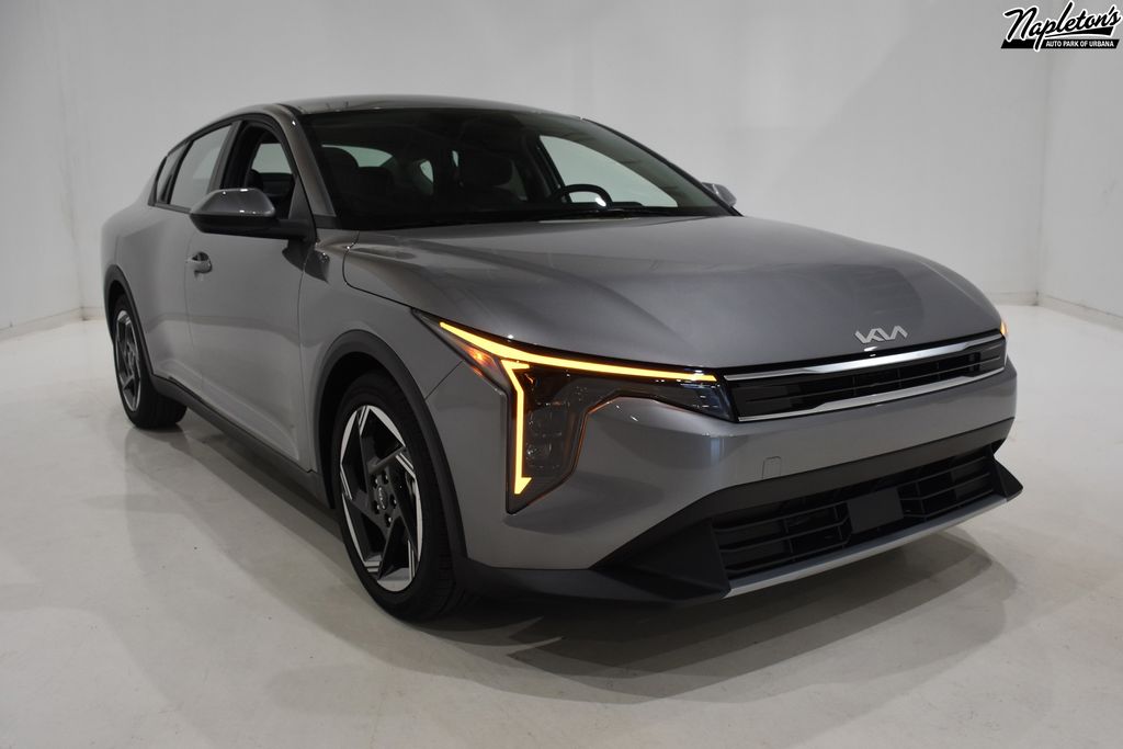 2025 Kia K4 EX 1