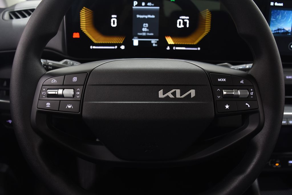 2025 Kia K4 LX 10