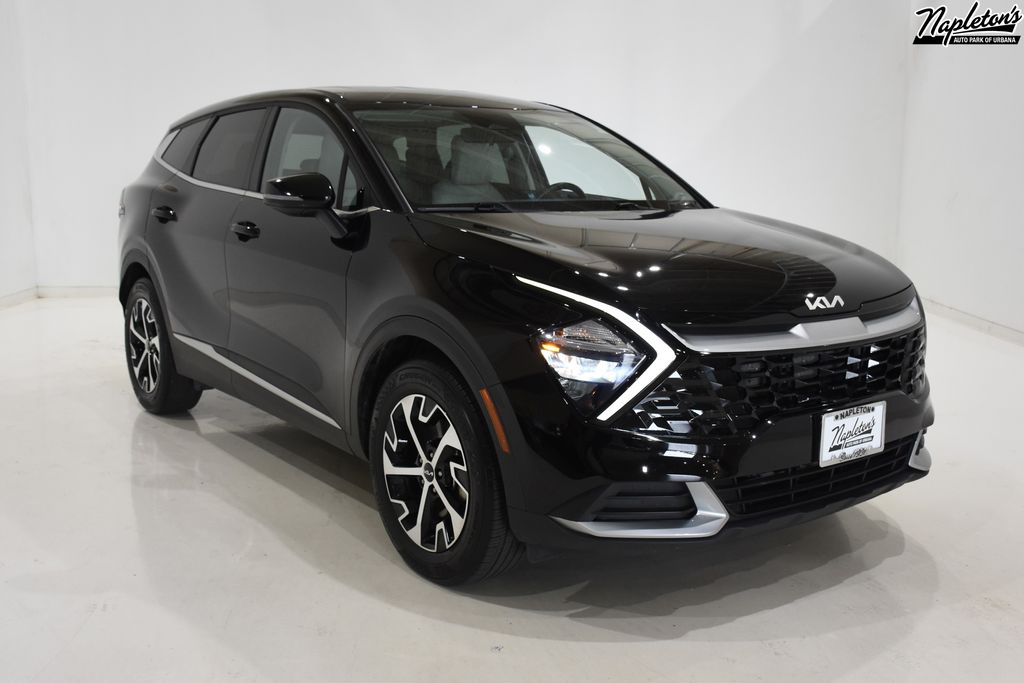 2023 Kia Sportage EX 1