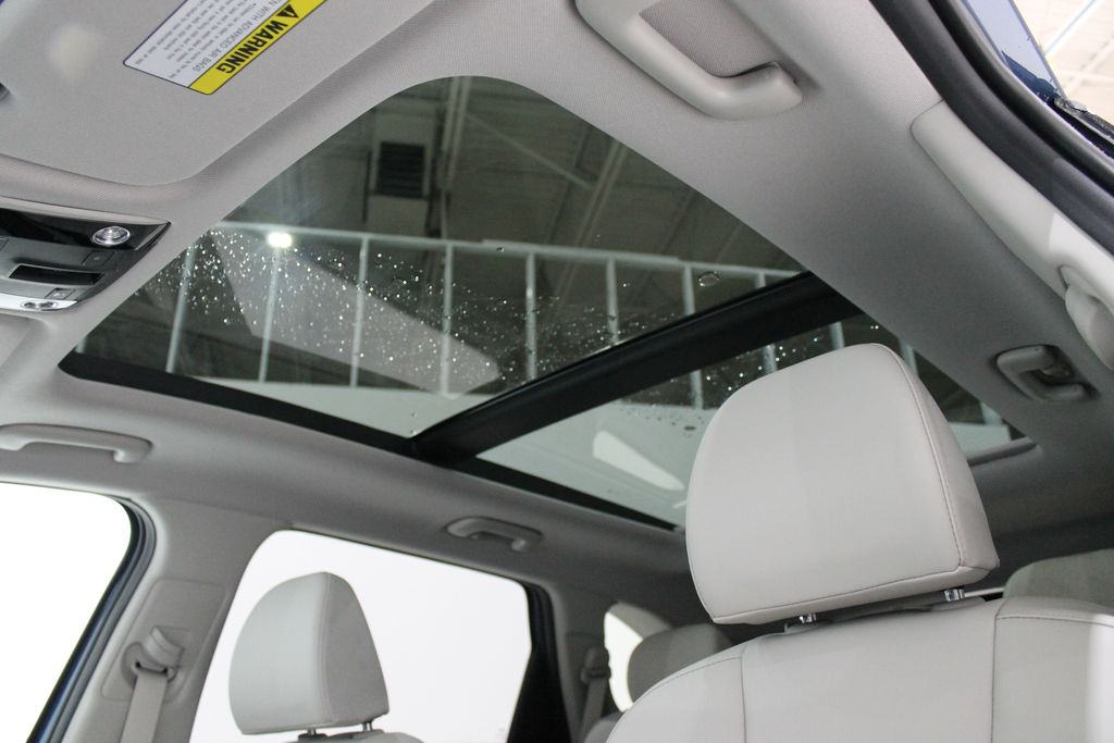 2025 Kia Sorento Plug-In Hybrid Panoramic Sunroof Package 20