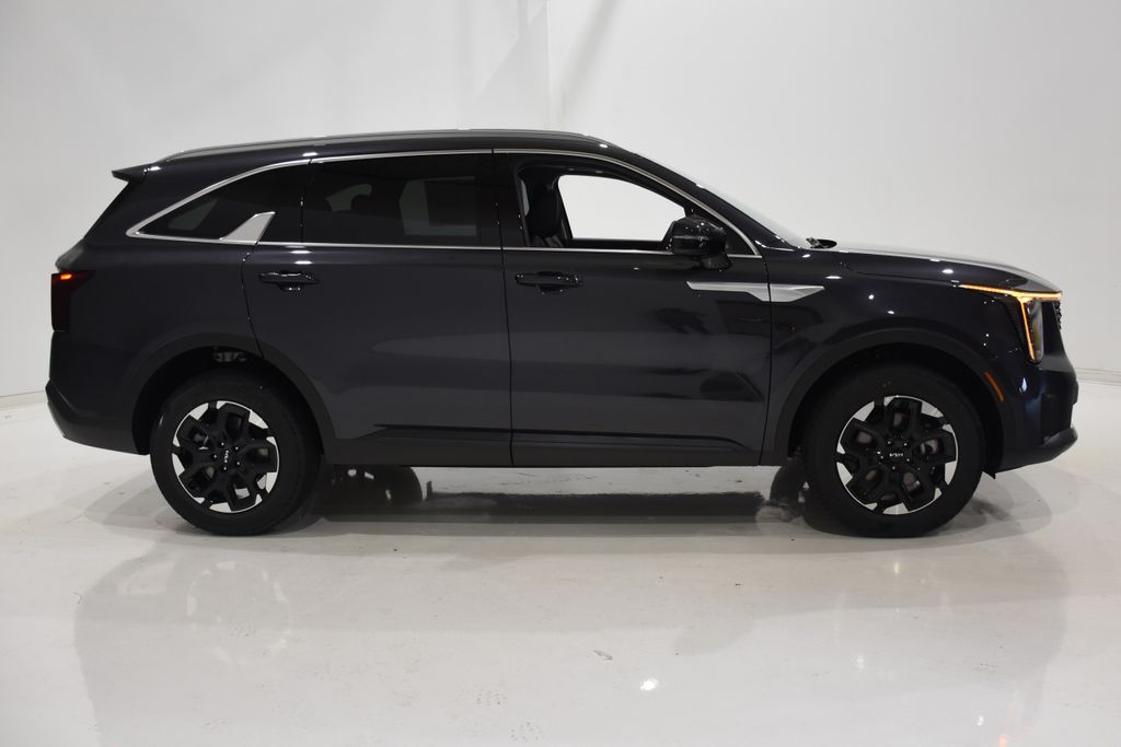 2025 Kia Sorento S 3