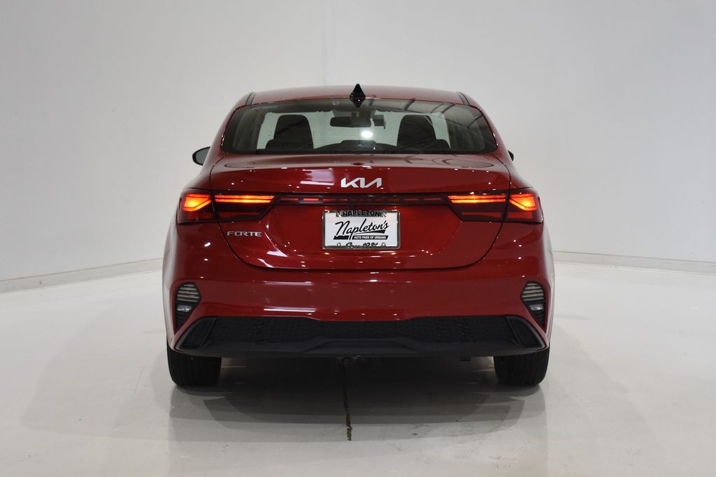 2022 Kia Forte LXS 5