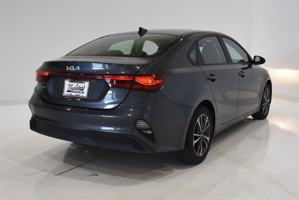 2023 Kia Forte LXS 3