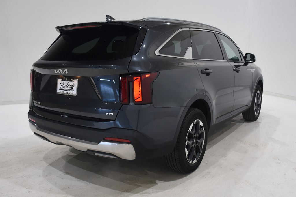 2024 Kia Sorento S 4