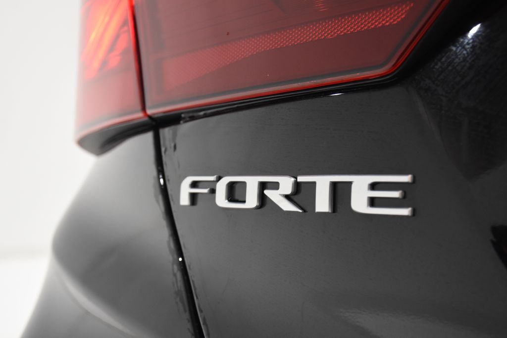 2024 Kia Forte LXS 25