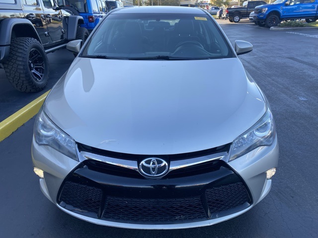 2016 Toyota Camry XSE 2