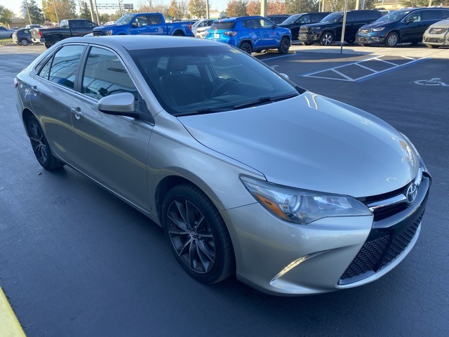 2016 Toyota Camry XSE 3