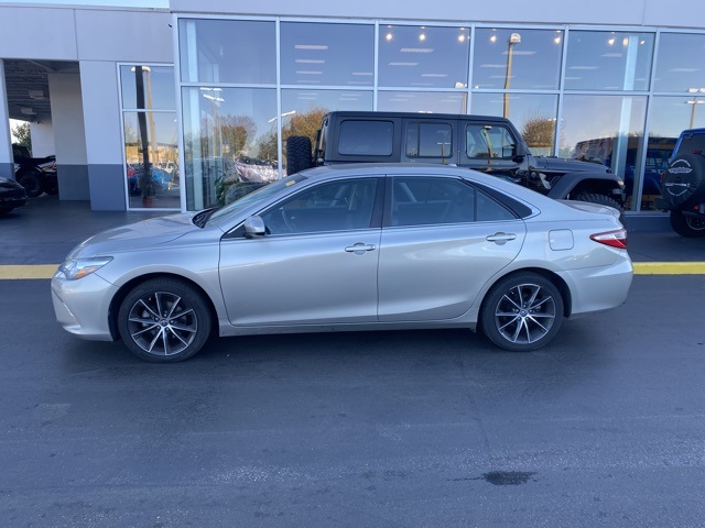 2016 Toyota Camry XSE 4