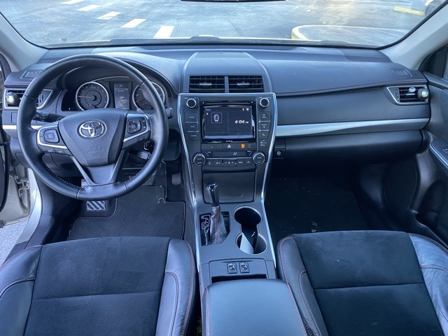 2016 Toyota Camry XSE 12