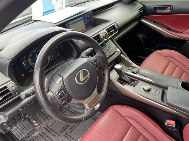 2017 Lexus IS 350 23