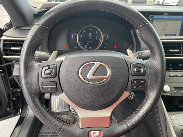 2017 Lexus IS 350 33