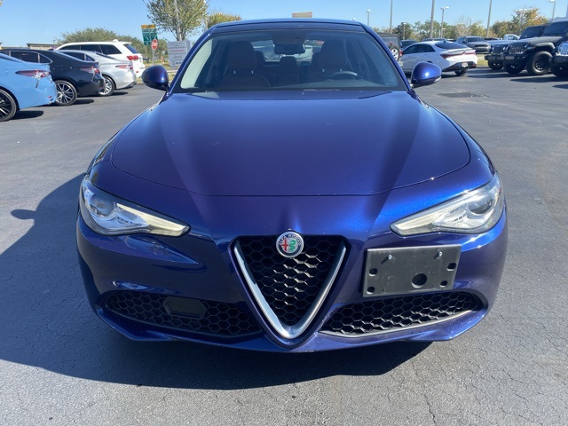 2017 Alfa Romeo Giulia Base 2