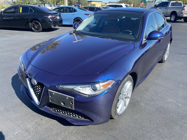 2017 Alfa Romeo Giulia Base 3