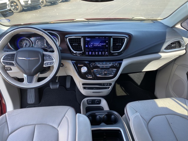 2017 Chrysler Pacifica Limited 25