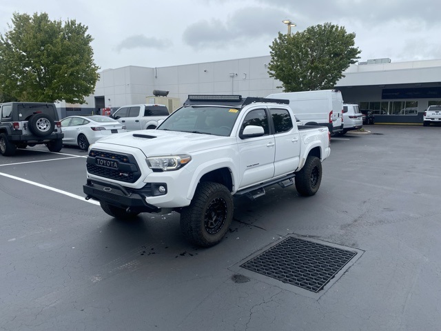 2017 Toyota Tacoma TRD Sport 1