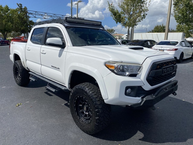 2017 Toyota Tacoma TRD Sport 12