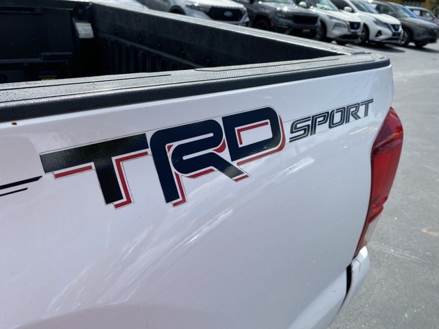 2017 Toyota Tacoma TRD Sport 19