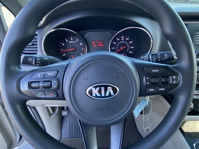 2018 Kia Sedona LX 19