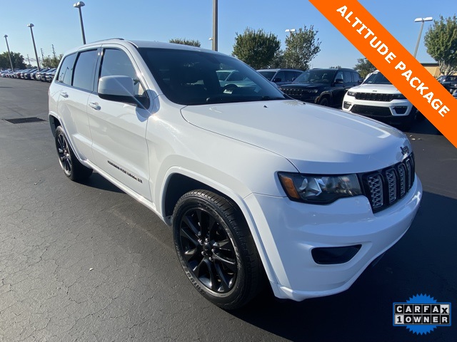 2018 Jeep Grand Cherokee Altitude 9