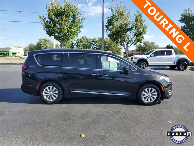 2018 Chrysler Pacifica Touring L 26