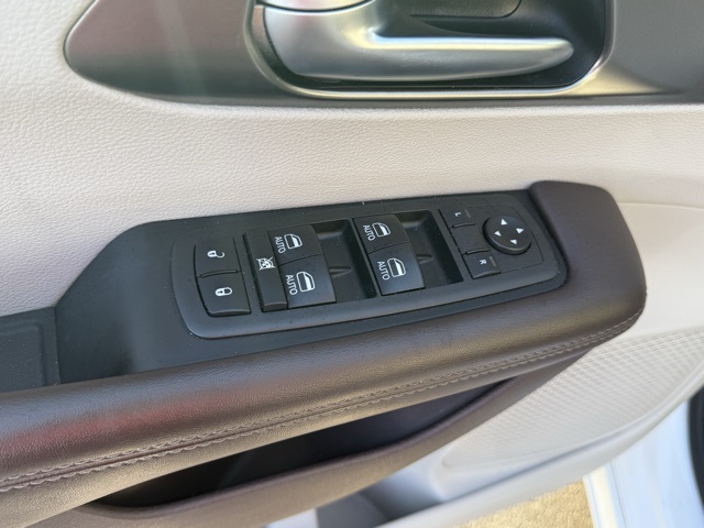 2018 Chrysler Pacifica Touring L Plus 11