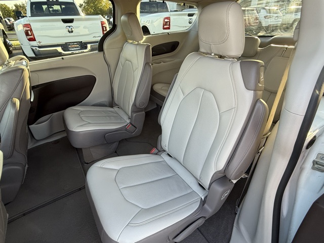 2018 Chrysler Pacifica Touring L Plus 13