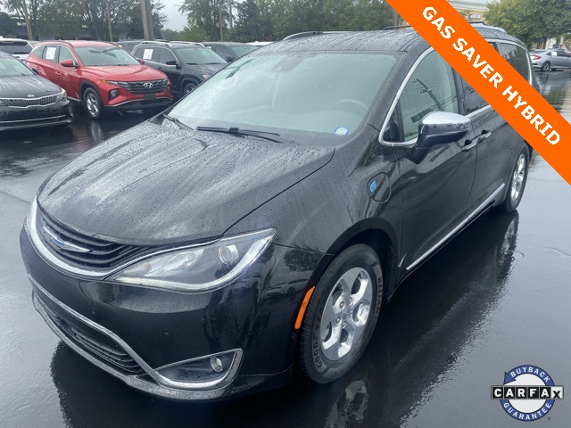 2018 Chrysler Pacifica Hybrid Limited 3