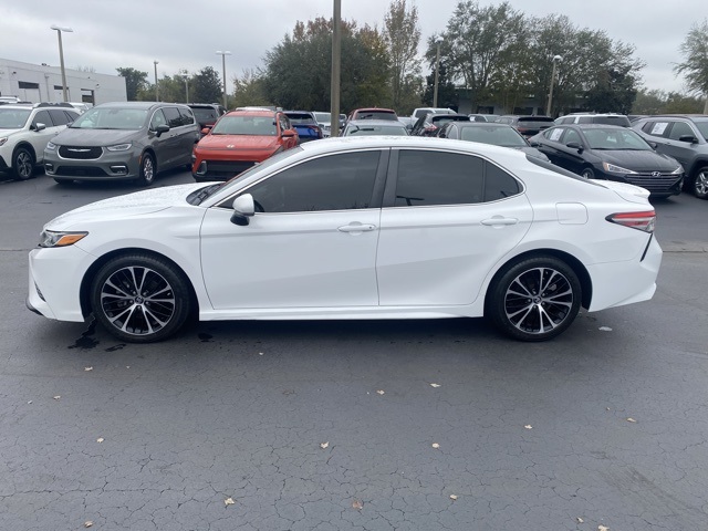 2018 Toyota Camry SE 4