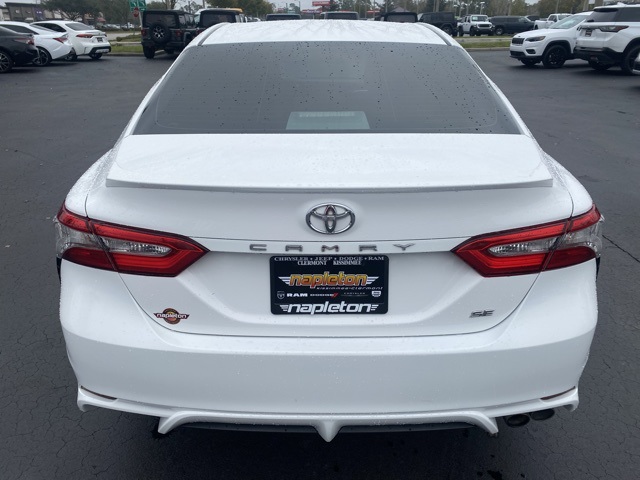 2018 Toyota Camry SE 6