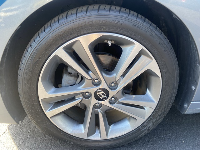 2018 Hyundai Elantra Limited 8