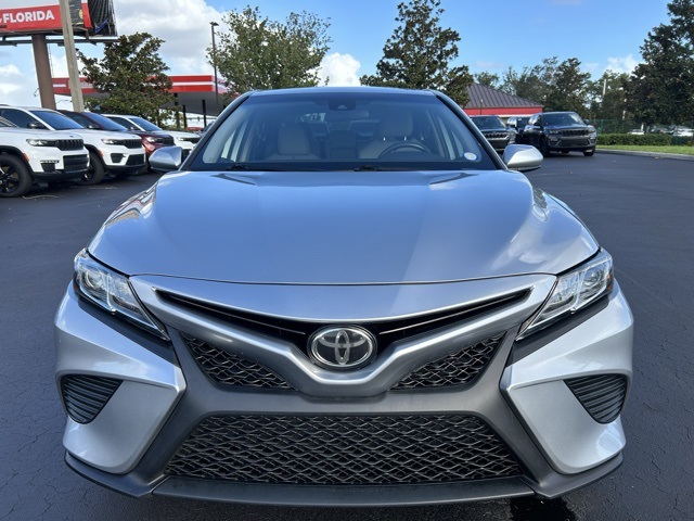 2019 Toyota Camry SE 2