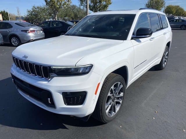 2021 Jeep Grand Cherokee L Overland 3