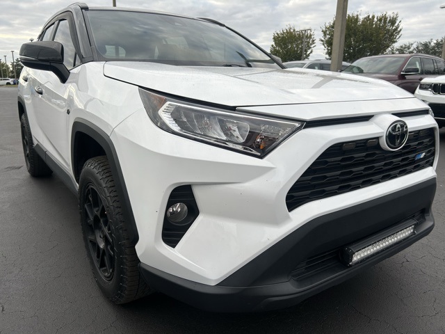 2021 Toyota RAV4 XLE 3