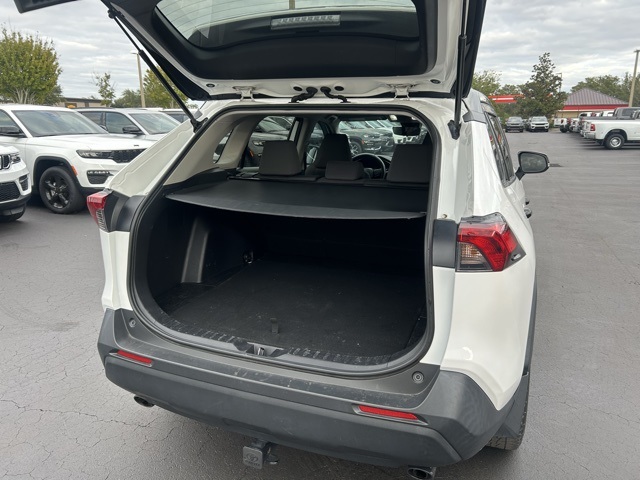 2021 Toyota RAV4 XLE 6