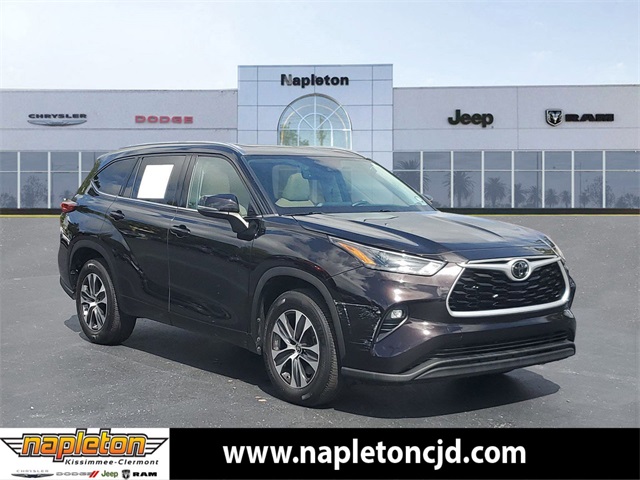 2021 Toyota Highlander XLE 1