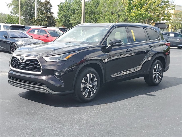 2021 Toyota Highlander XLE 3