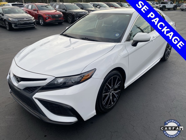 2021 Toyota Camry SE 3