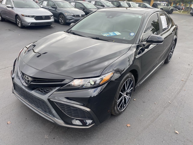 2021 Toyota Camry SE 3