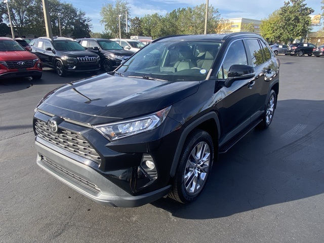 2021 Toyota RAV4 XLE Premium 3