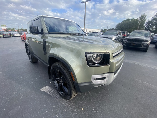 2022 Land Rover Defender 90 Standard 9